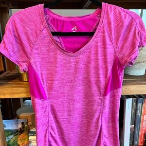 Performance Tee ✨ Magenta Pink | Mesh Panels | Size S | Moisture-Wicking